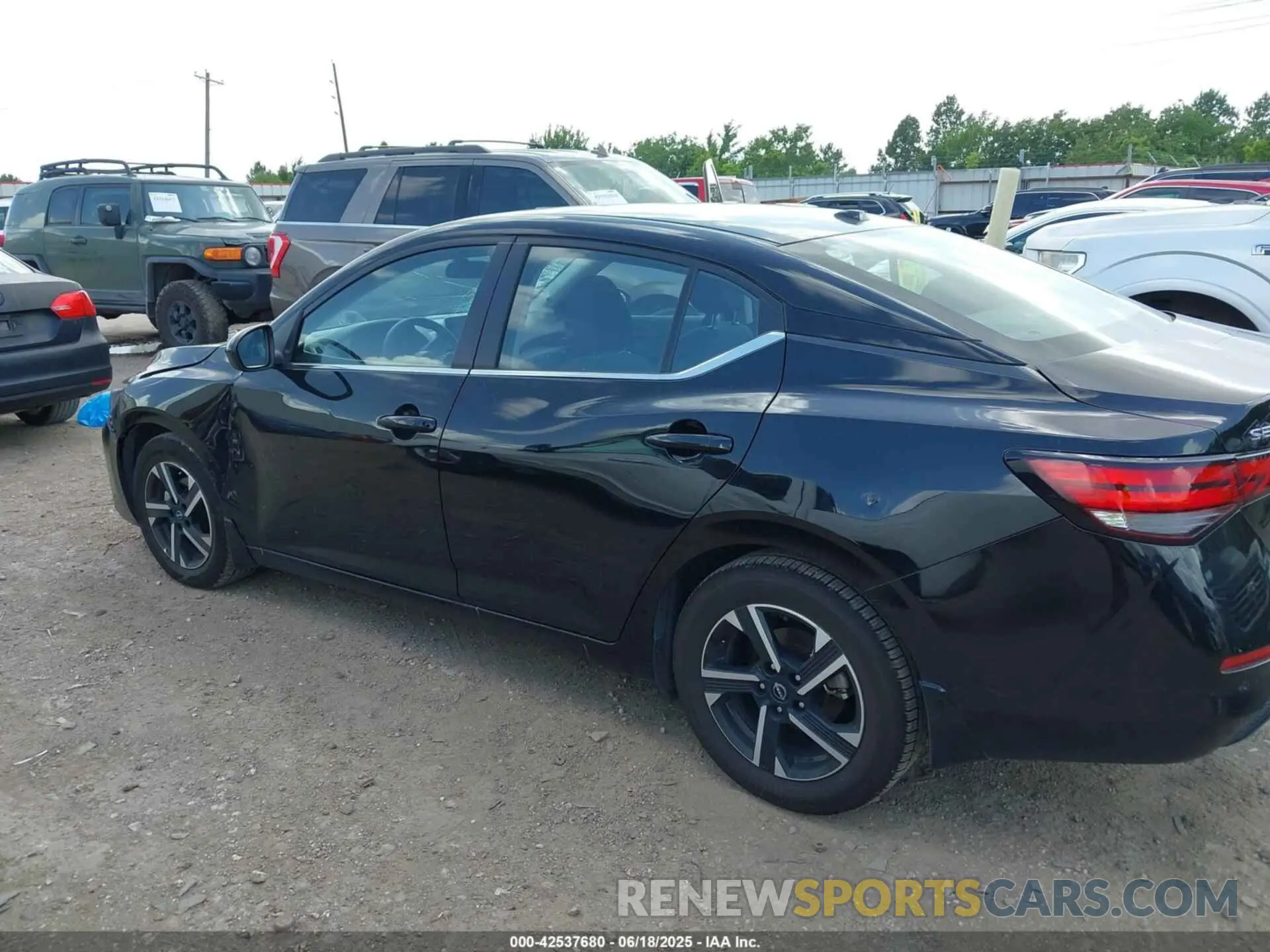 15 fotografías del automóvil dañado 3N1AB8CV3SY277242 NISSAN SENTRA 2025