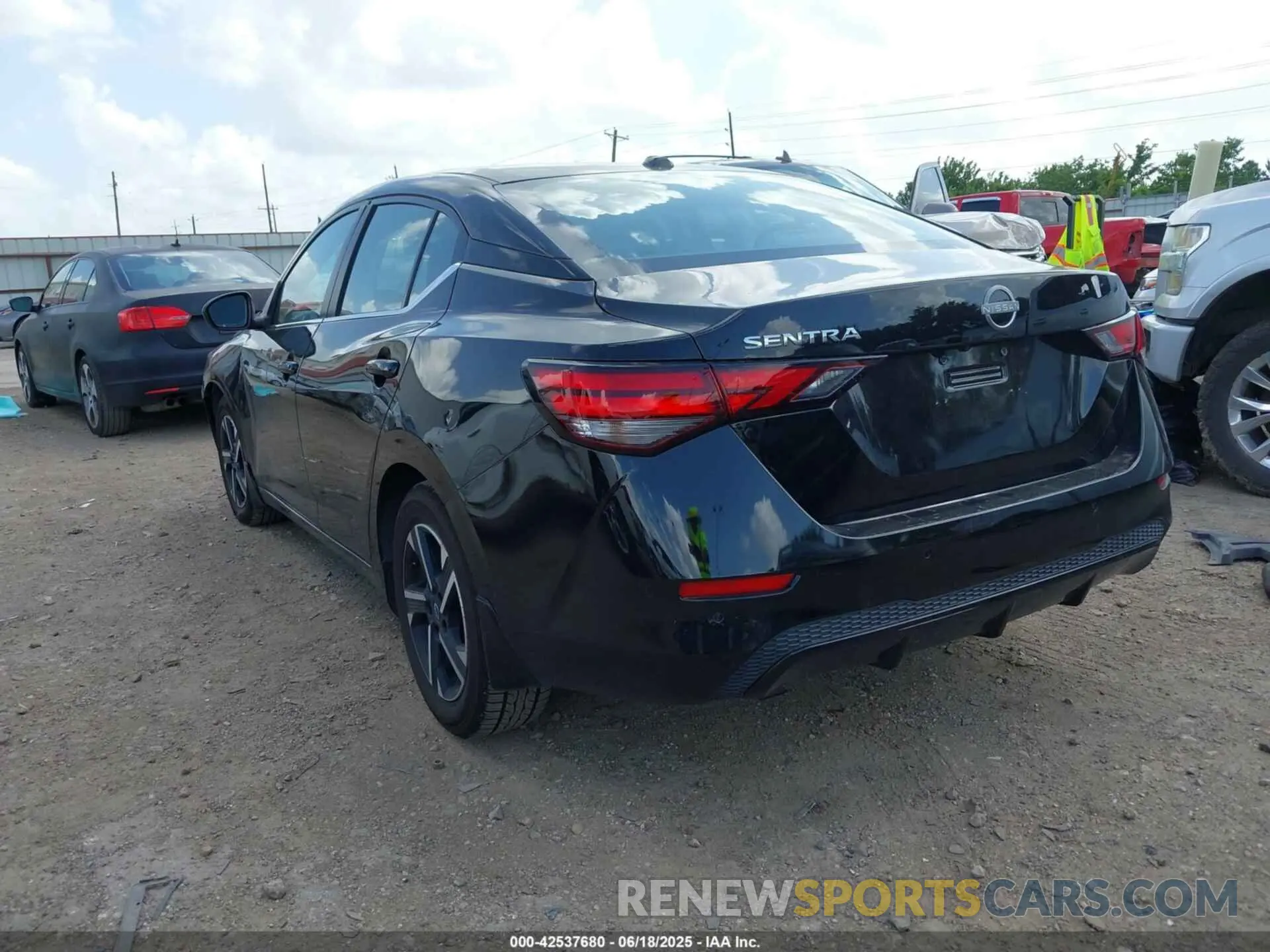 3 fotografías del automóvil dañado 3N1AB8CV3SY277242 NISSAN SENTRA 2025