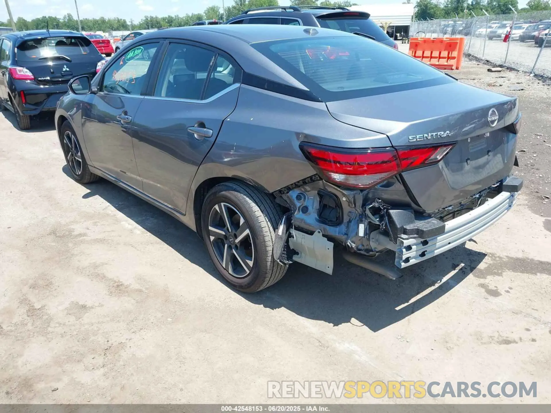 3 fotografías del automóvil dañado 3N1AB8CV3SY305914 NISSAN SENTRA 2025