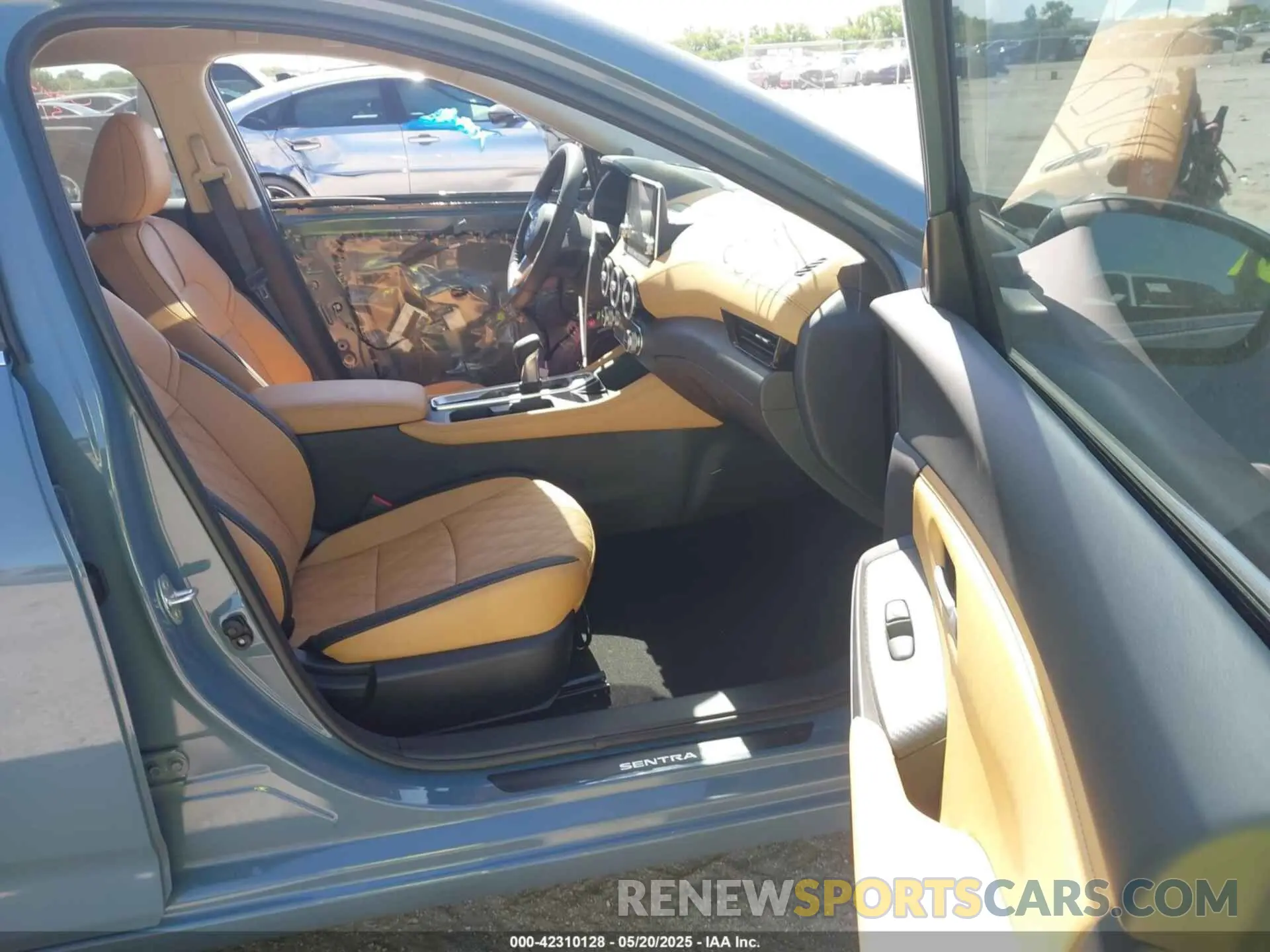 5 fotografías del automóvil dañado 3N1AB8CV4SY216420 NISSAN SENTRA 2025