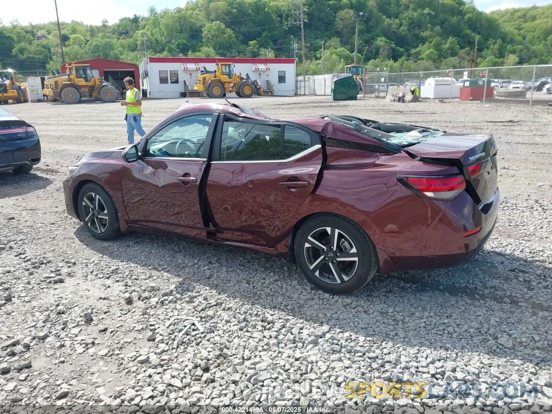 14 fotografías del automóvil dañado 3N1AB8CV4SY243505 NISSAN SENTRA 2025