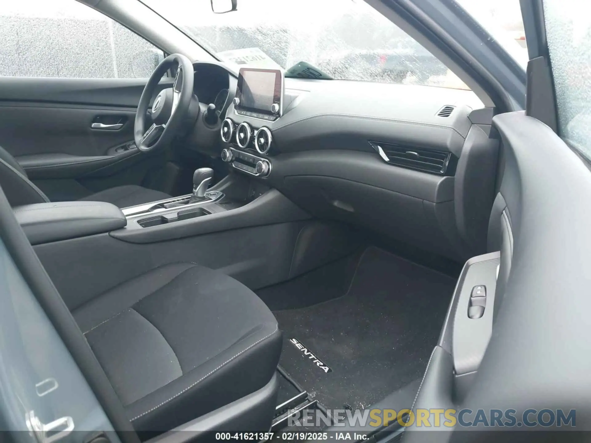 5 fotografías del automóvil dañado 3N1AB8CV4SY277637 NISSAN SENTRA 2025