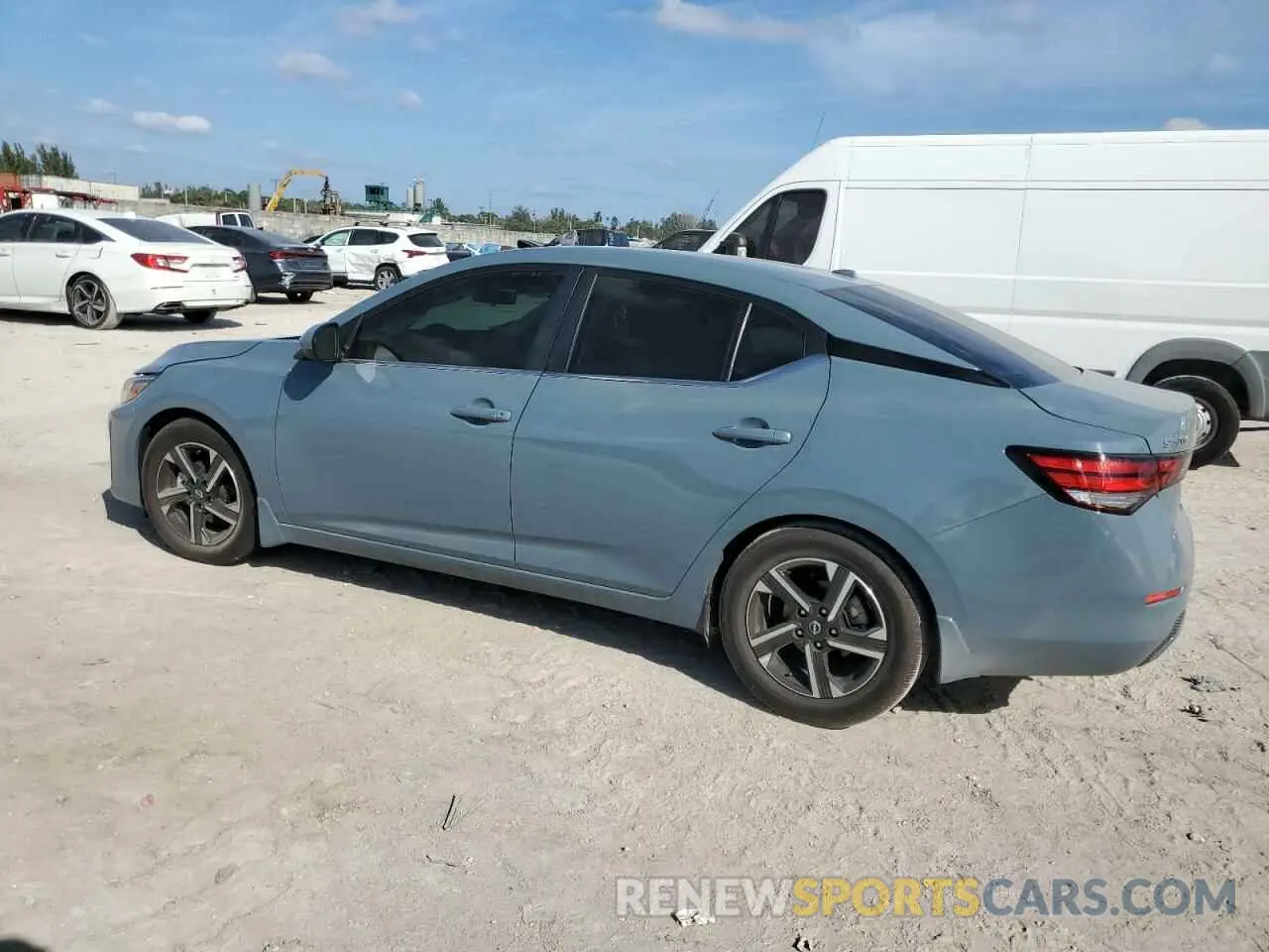 2 fotografías del automóvil dañado 3N1AB8CV5SY212635 NISSAN SENTRA 2025