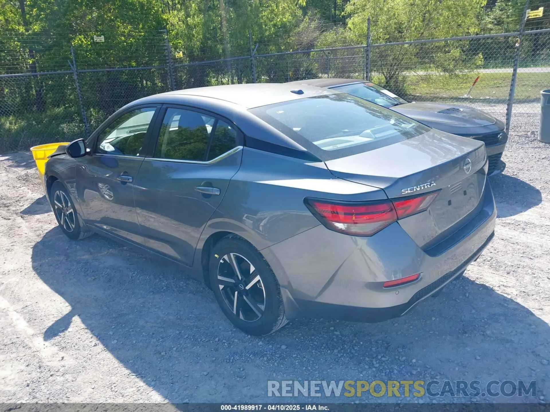 3 fotografías del automóvil dañado 3N1AB8CV5SY275279 NISSAN SENTRA 2025