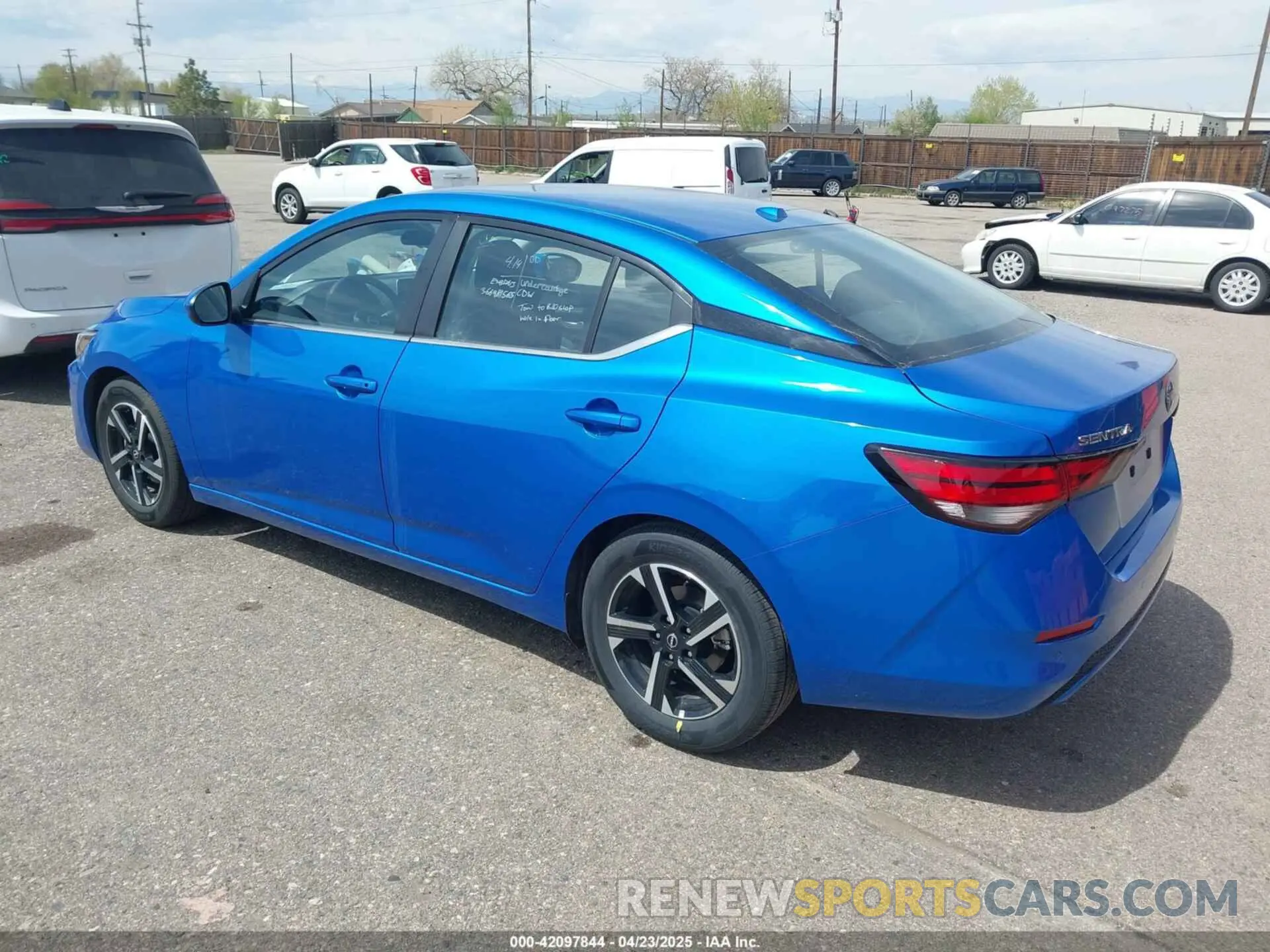 3 fotografías del automóvil dañado 3N1AB8CV5SY289697 NISSAN SENTRA 2025