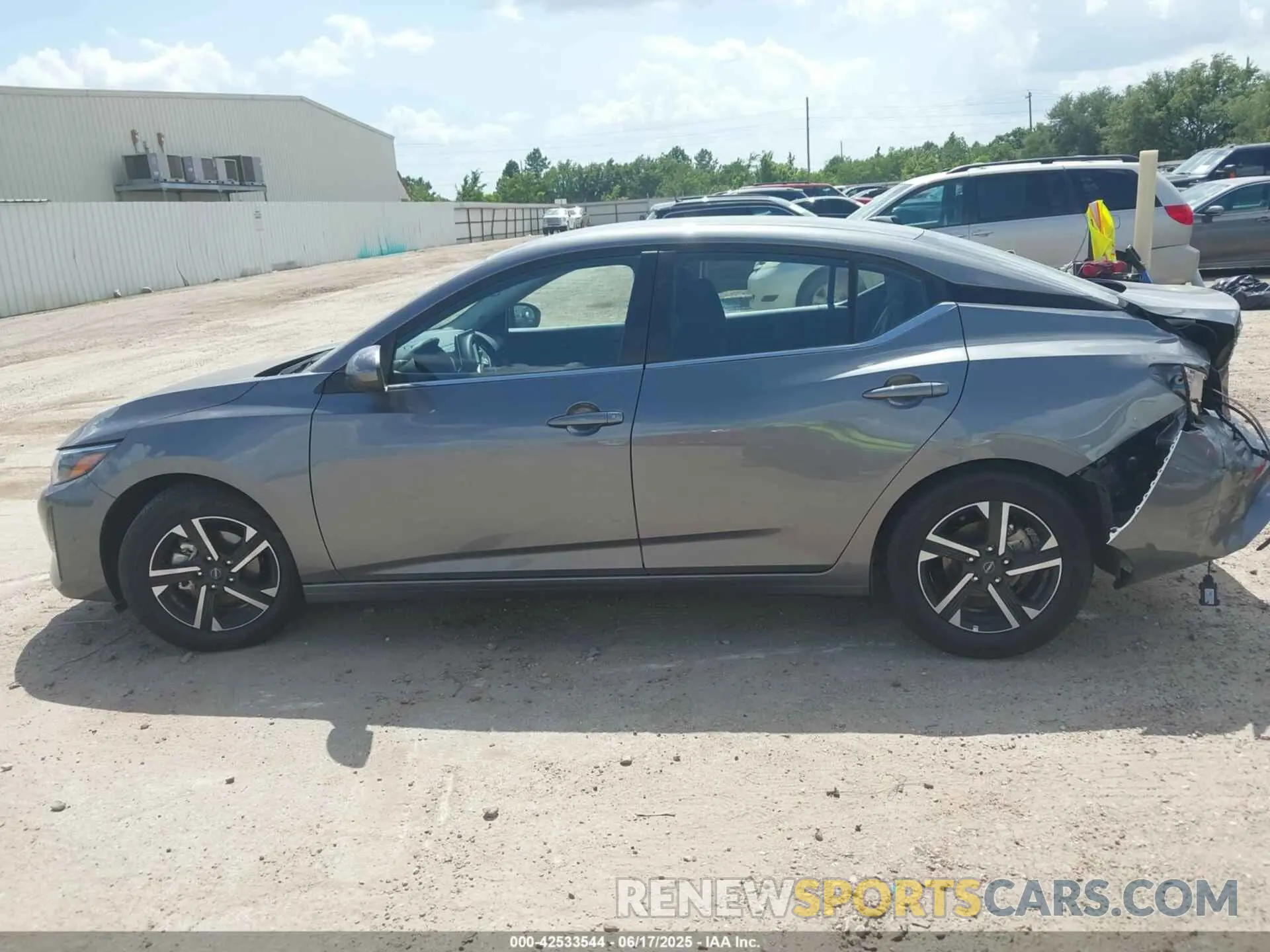 14 fotografías del automóvil dañado 3N1AB8CV6SY284346 NISSAN SENTRA 2025
