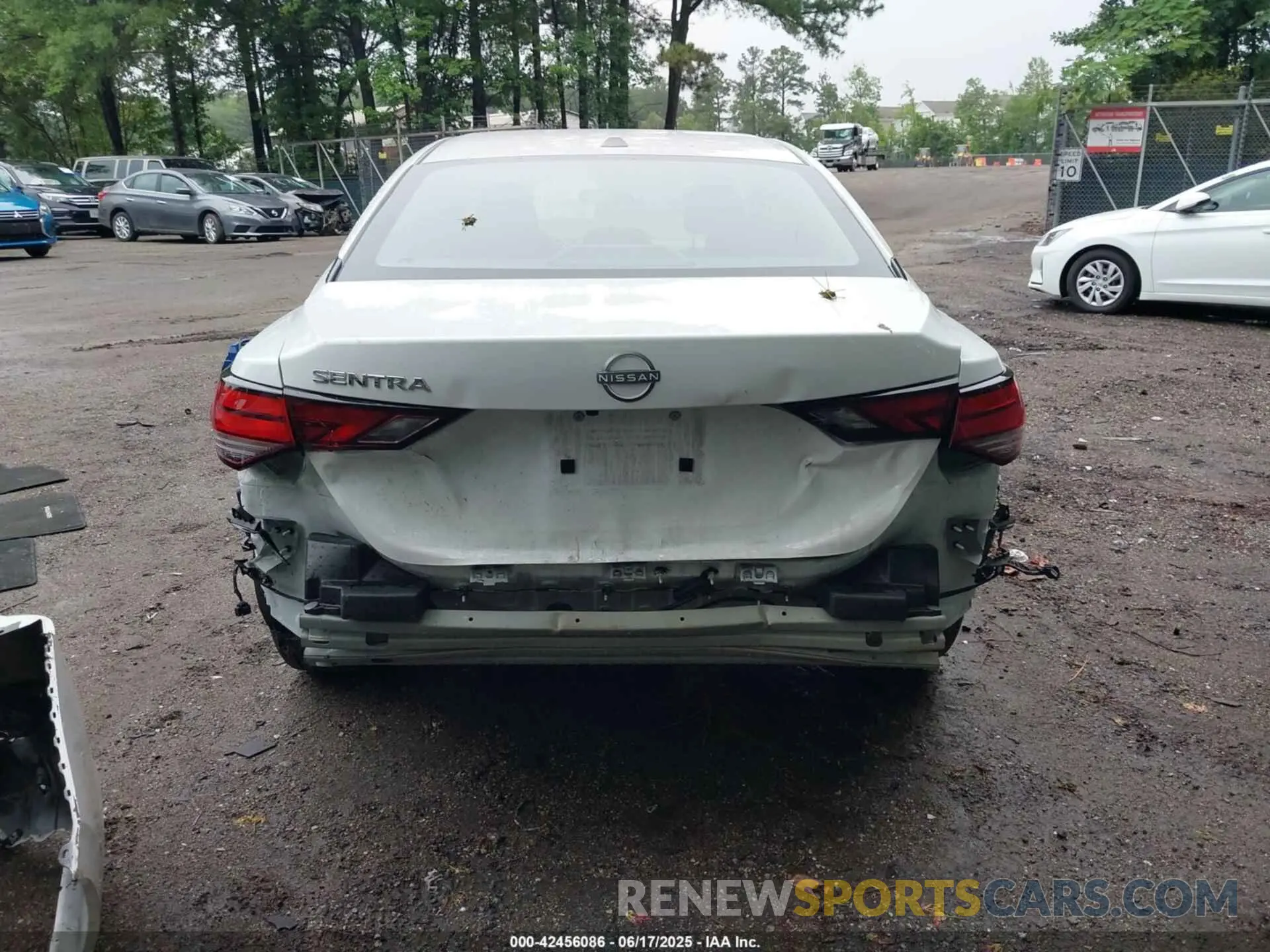 17 fotografías del automóvil dañado 3N1AB8CV7SY209607 NISSAN SENTRA 2025