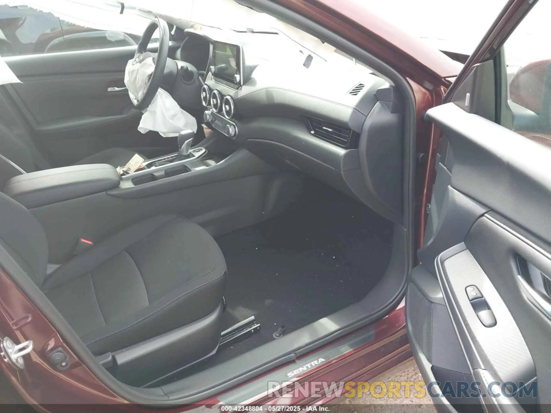 5 fotografías del automóvil dañado 3N1AB8CV7SY242722 NISSAN SENTRA 2025