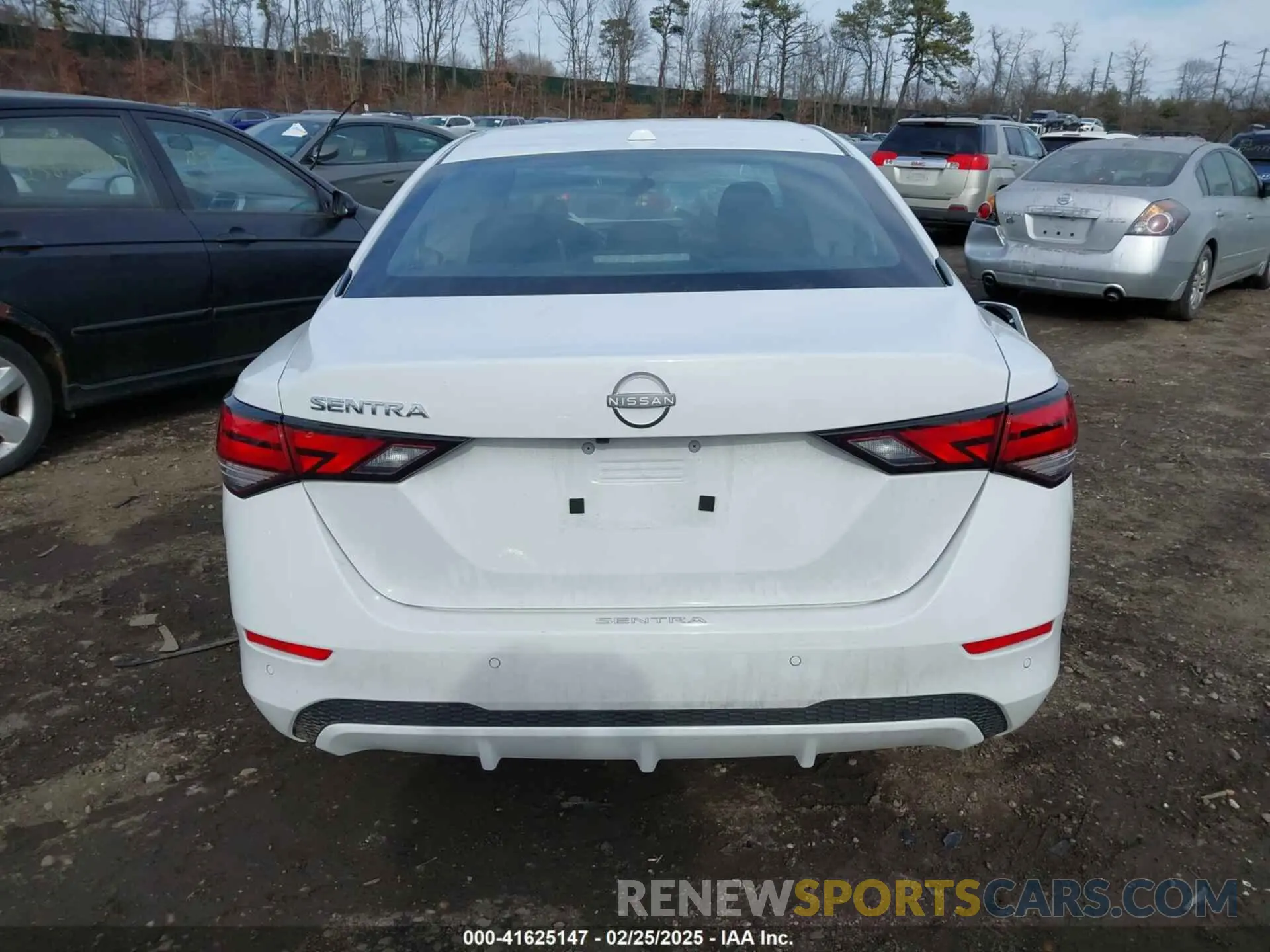 15 fotografías del automóvil dañado 3N1AB8CV9SY228160 NISSAN SENTRA 2025