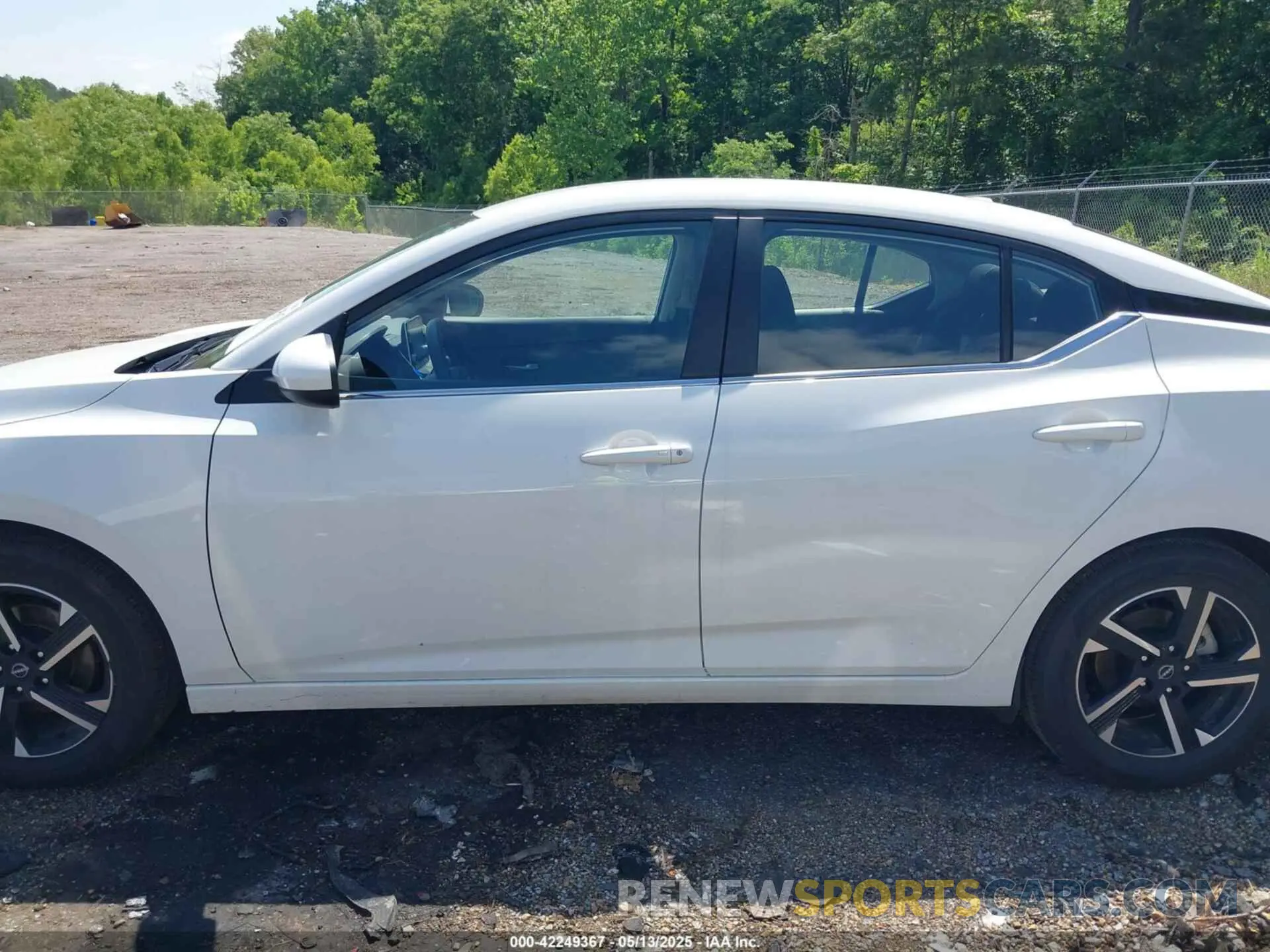14 fotografías del automóvil dañado 3N1AB8CV9SY294627 NISSAN SENTRA 2025