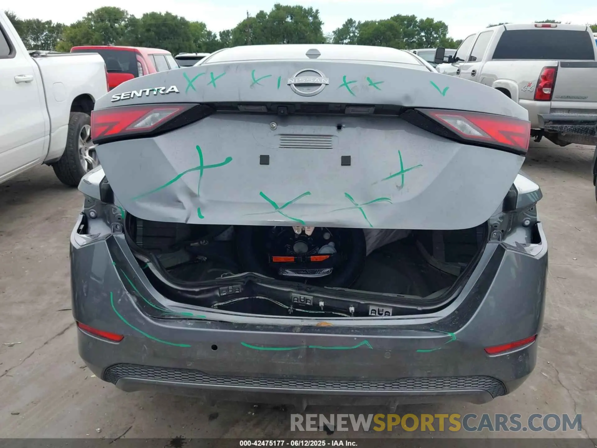 15 fotografías del automóvil dañado 3N1AB8CV9SY303892 NISSAN SENTRA 2025