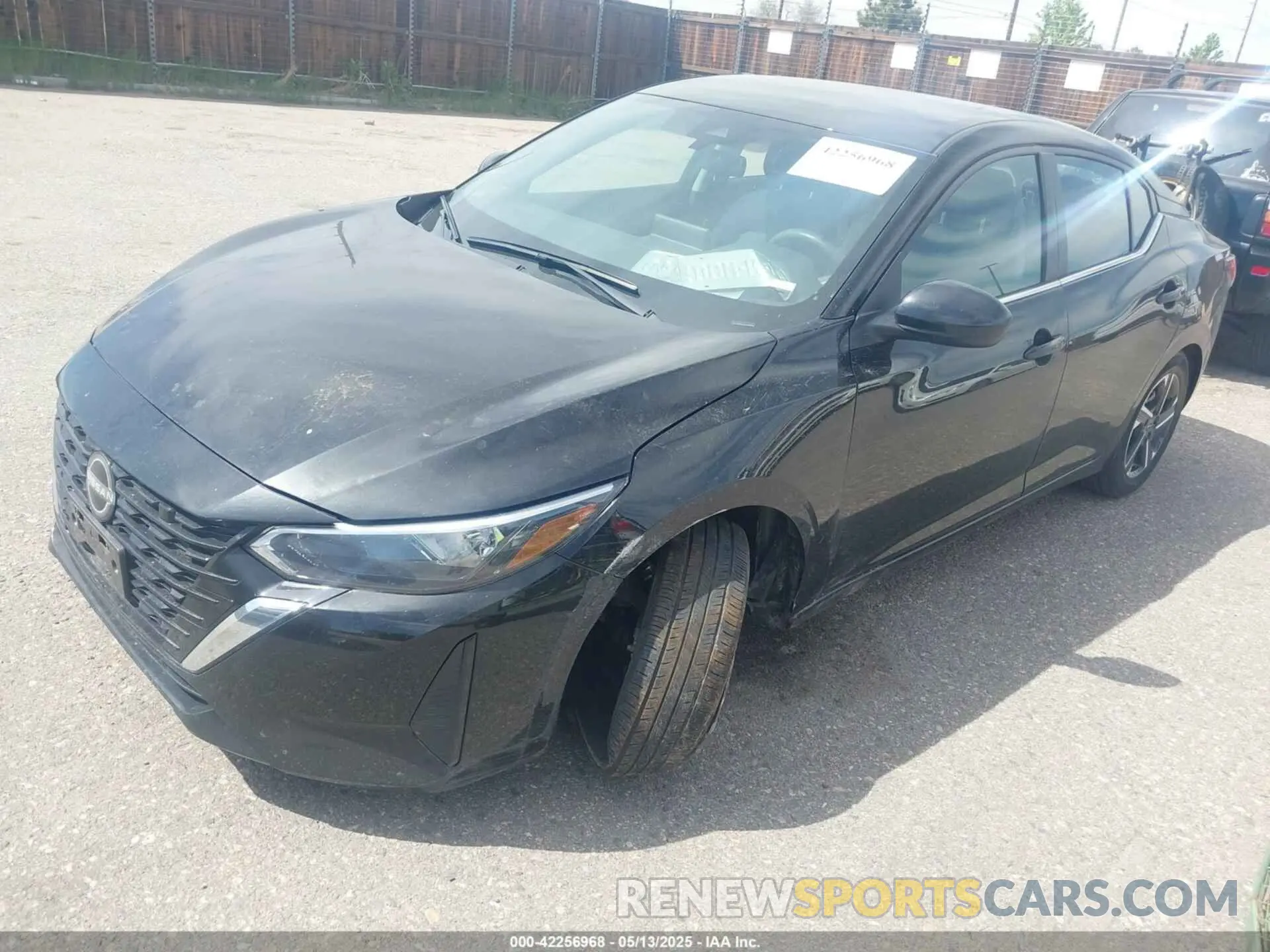 2 fotografías del automóvil dañado 3N1AB8CVXSY207530 NISSAN SENTRA 2025
