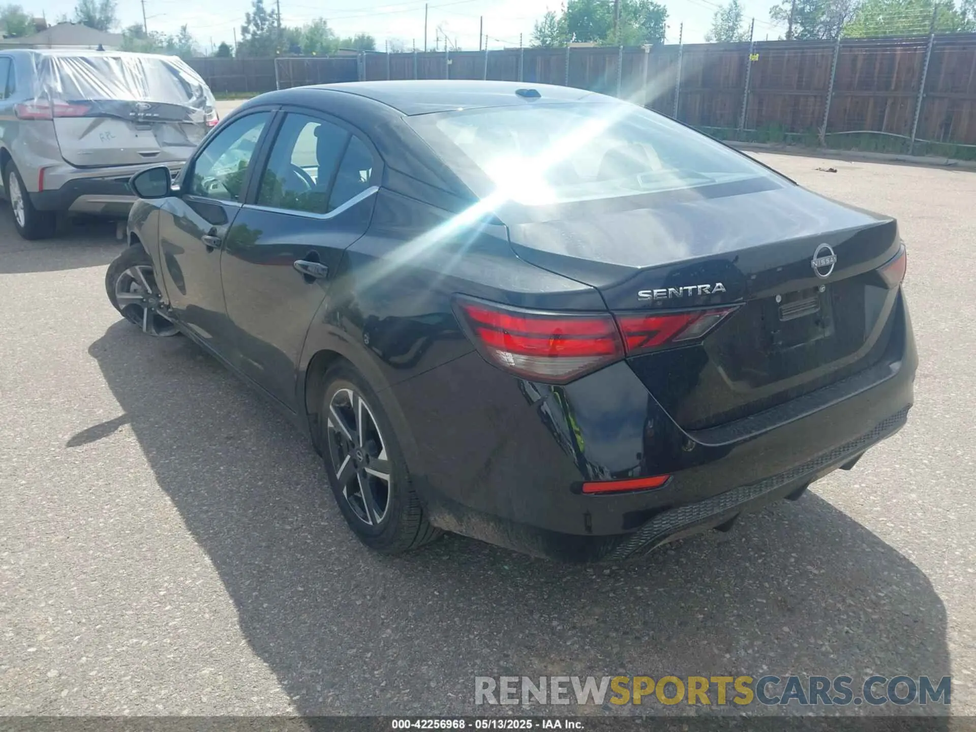 3 fotografías del automóvil dañado 3N1AB8CVXSY207530 NISSAN SENTRA 2025