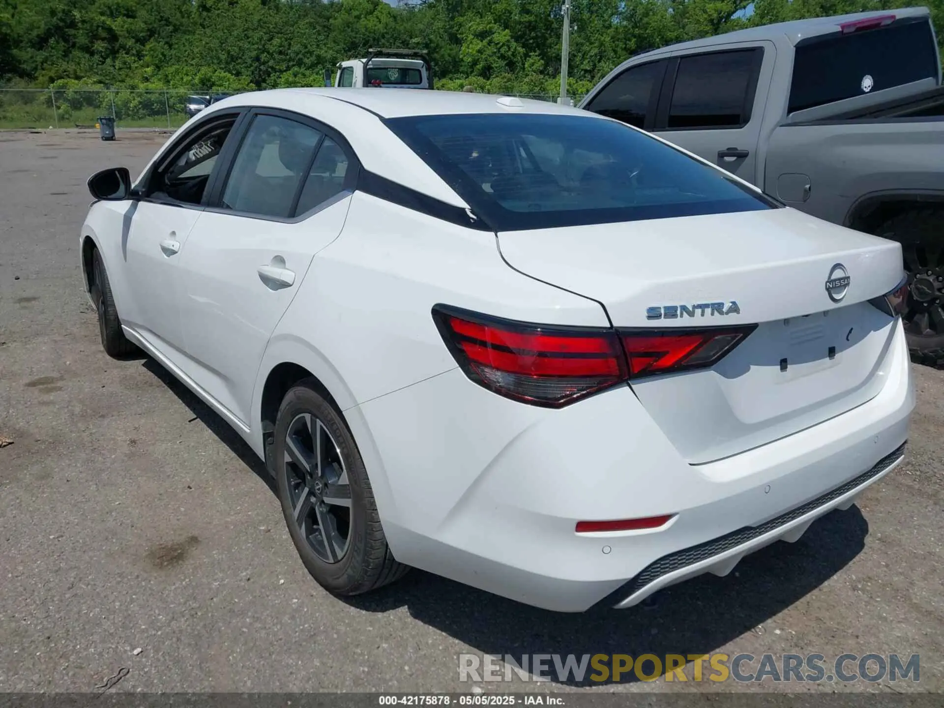3 fotografías del automóvil dañado 3N1AB8CVXSY221413 NISSAN SENTRA 2025