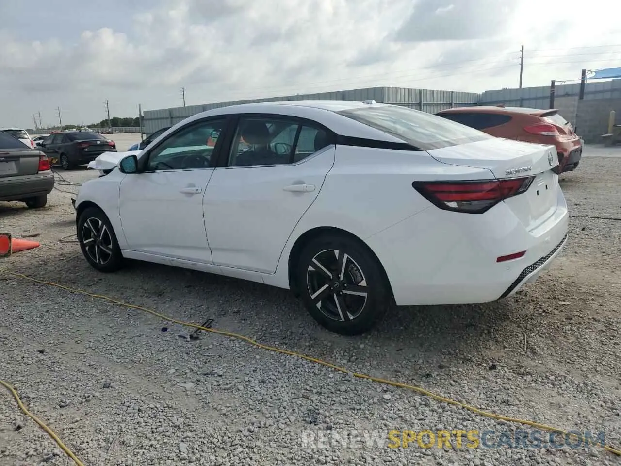 2 fotografías del automóvil dañado 3N1AB8CVXSY251558 NISSAN SENTRA 2025