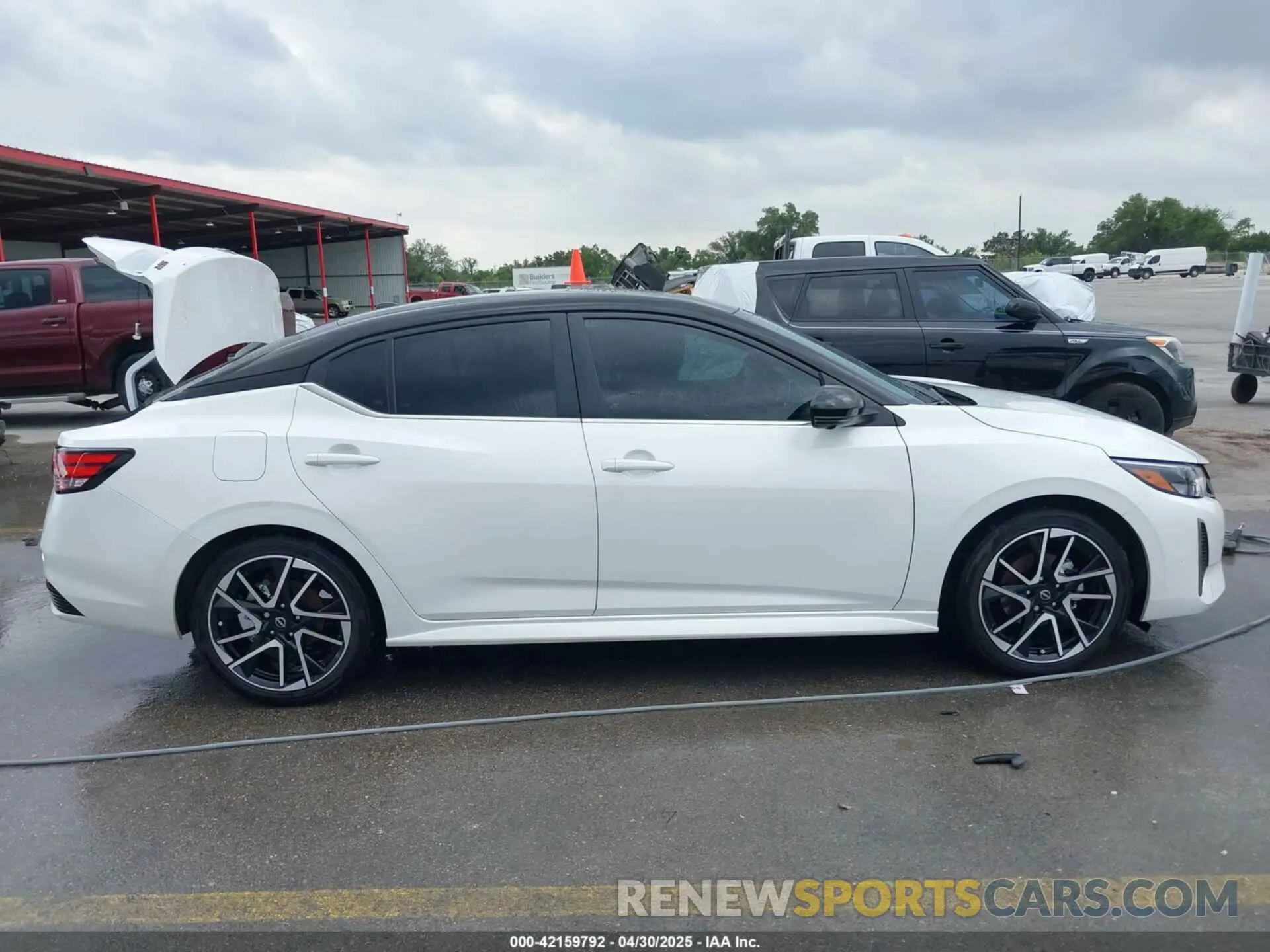 14 fotografías del automóvil dañado 3N1AB8DV4SY220322 NISSAN SENTRA 2025