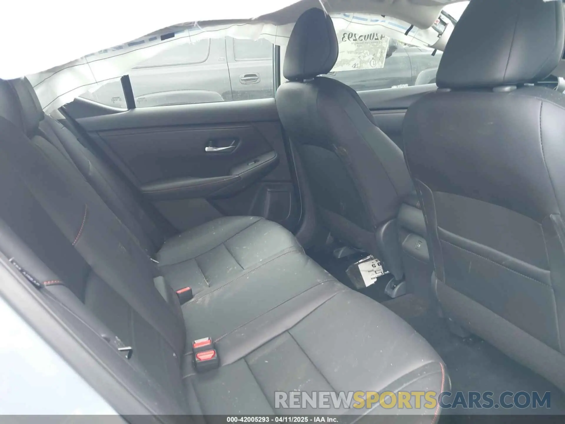 8 fotografías del automóvil dañado 3N1AB8DV4SY223401 NISSAN SENTRA 2025