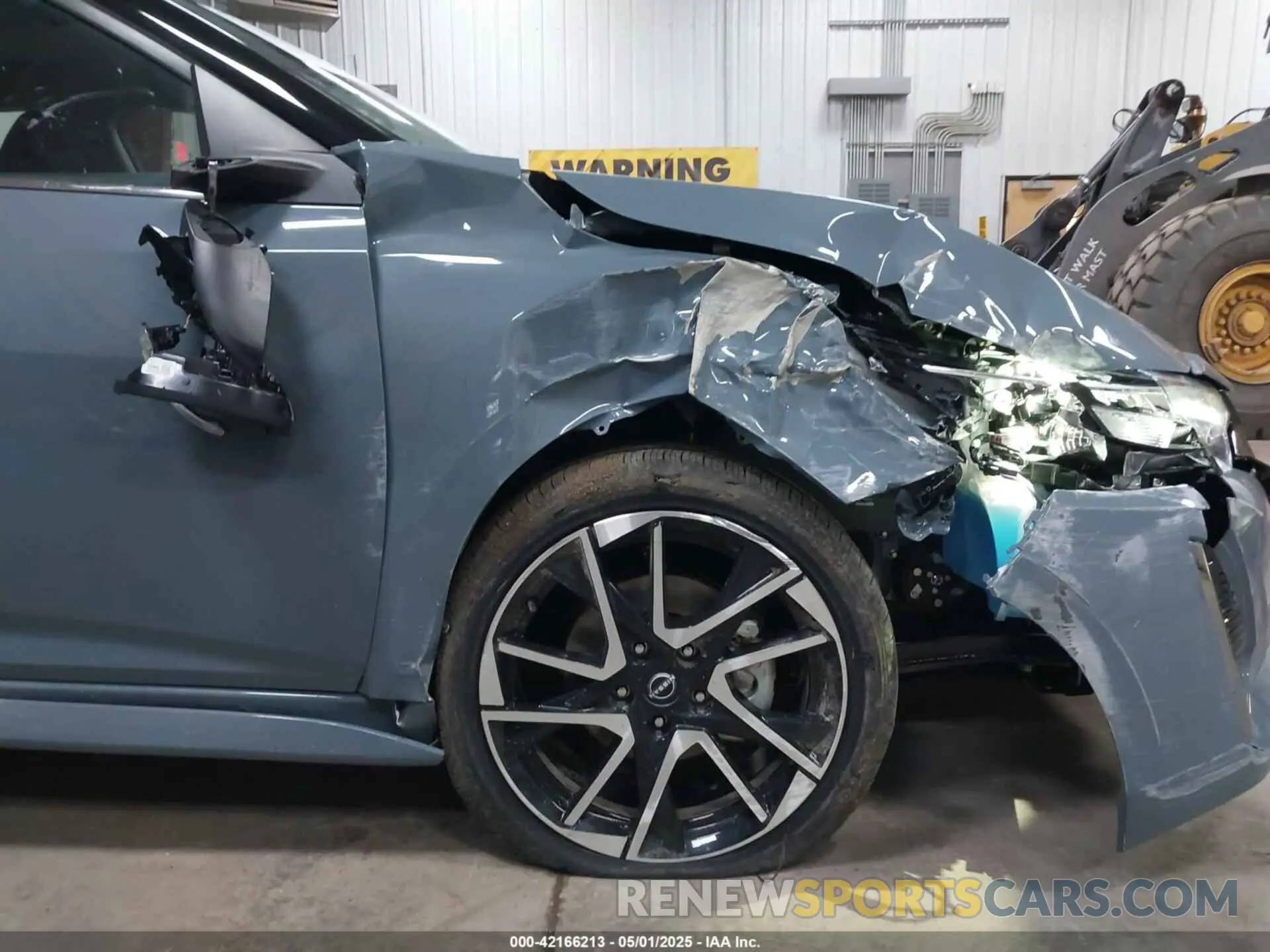 17 fotografías del automóvil dañado 3N1AB8DV4SY242238 NISSAN SENTRA 2025
