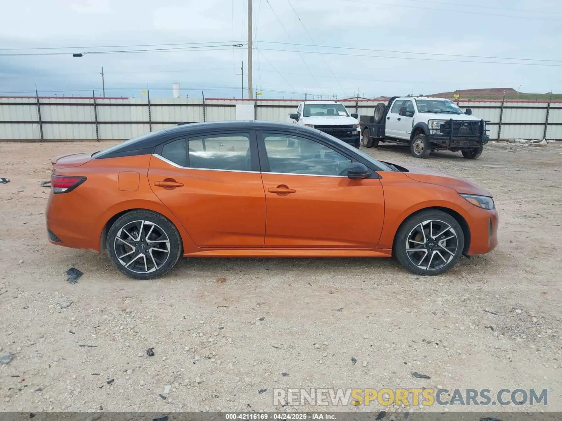 14 fotografías del automóvil dañado 3N1AB8DV5SY284904 NISSAN SENTRA 2025