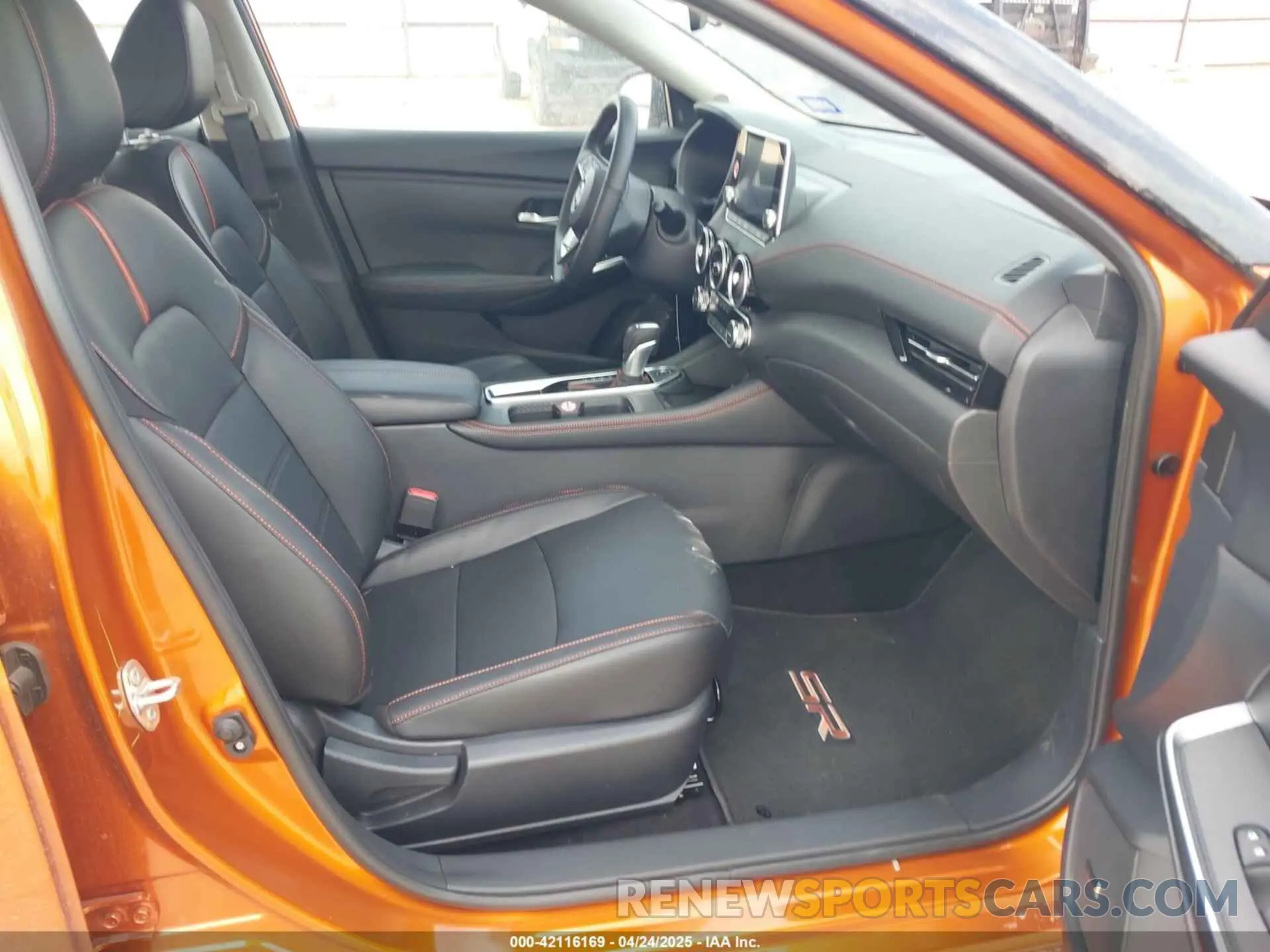 5 fotografías del automóvil dañado 3N1AB8DV5SY284904 NISSAN SENTRA 2025