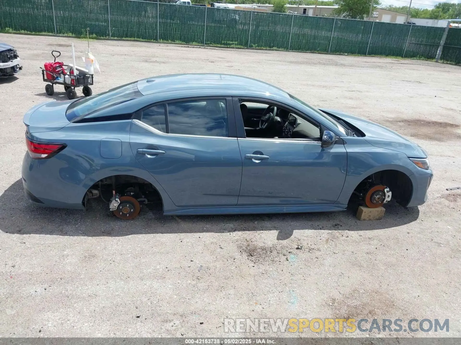 12 fotografías del automóvil dañado 3N1AB8DV7SY270972 NISSAN SENTRA 2025