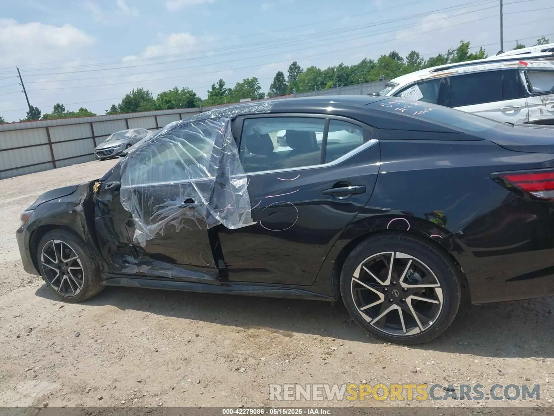 14 fotografías del automóvil dañado 3N1AB8DV7SY306952 NISSAN SENTRA 2025