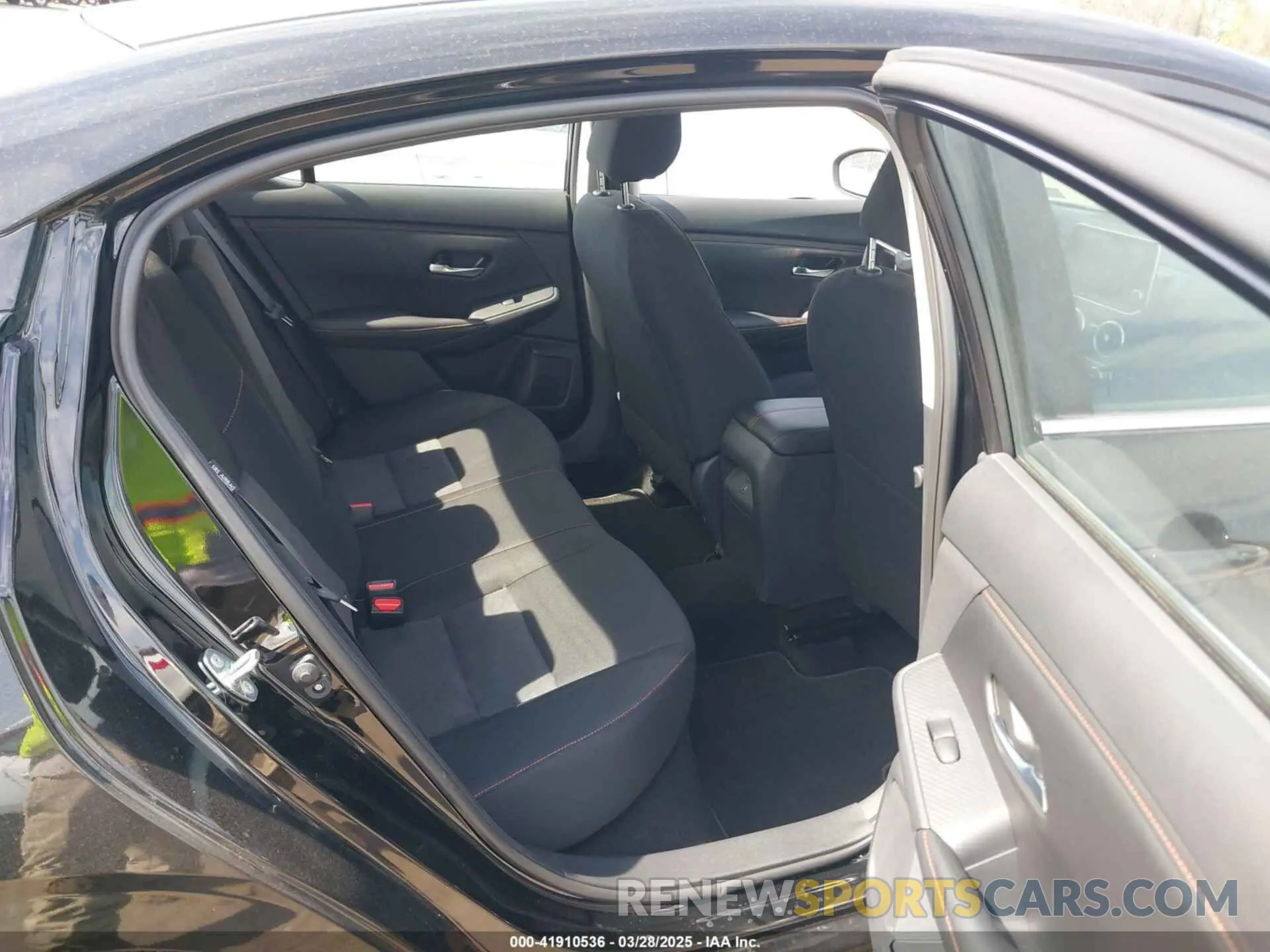 8 fotografías del automóvil dañado 3N1AB8DV8SY282211 NISSAN SENTRA 2025