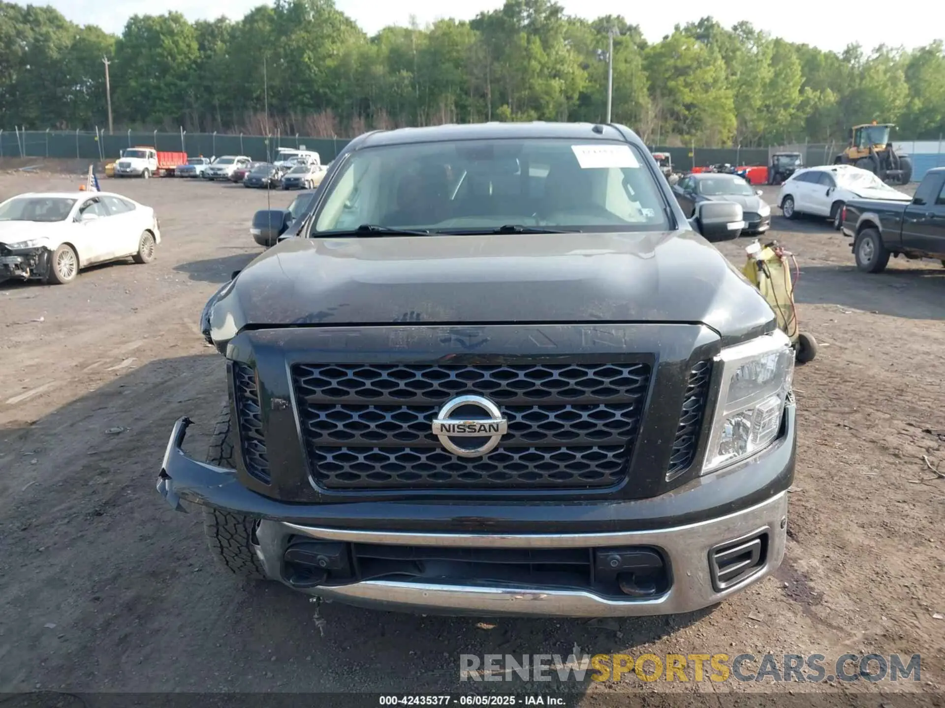12 fotografías del automóvil dañado 1N6AA1C55KN522432 NISSAN TITAN 2019