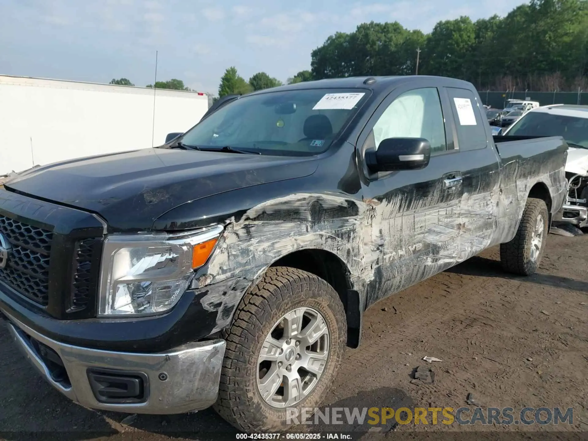 17 fotografías del automóvil dañado 1N6AA1C55KN522432 NISSAN TITAN 2019