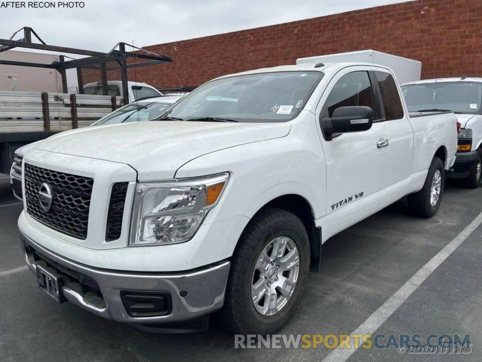 12 fotografías del automóvil dañado 1N6AA1C62KN517911 NISSAN TITAN 2019