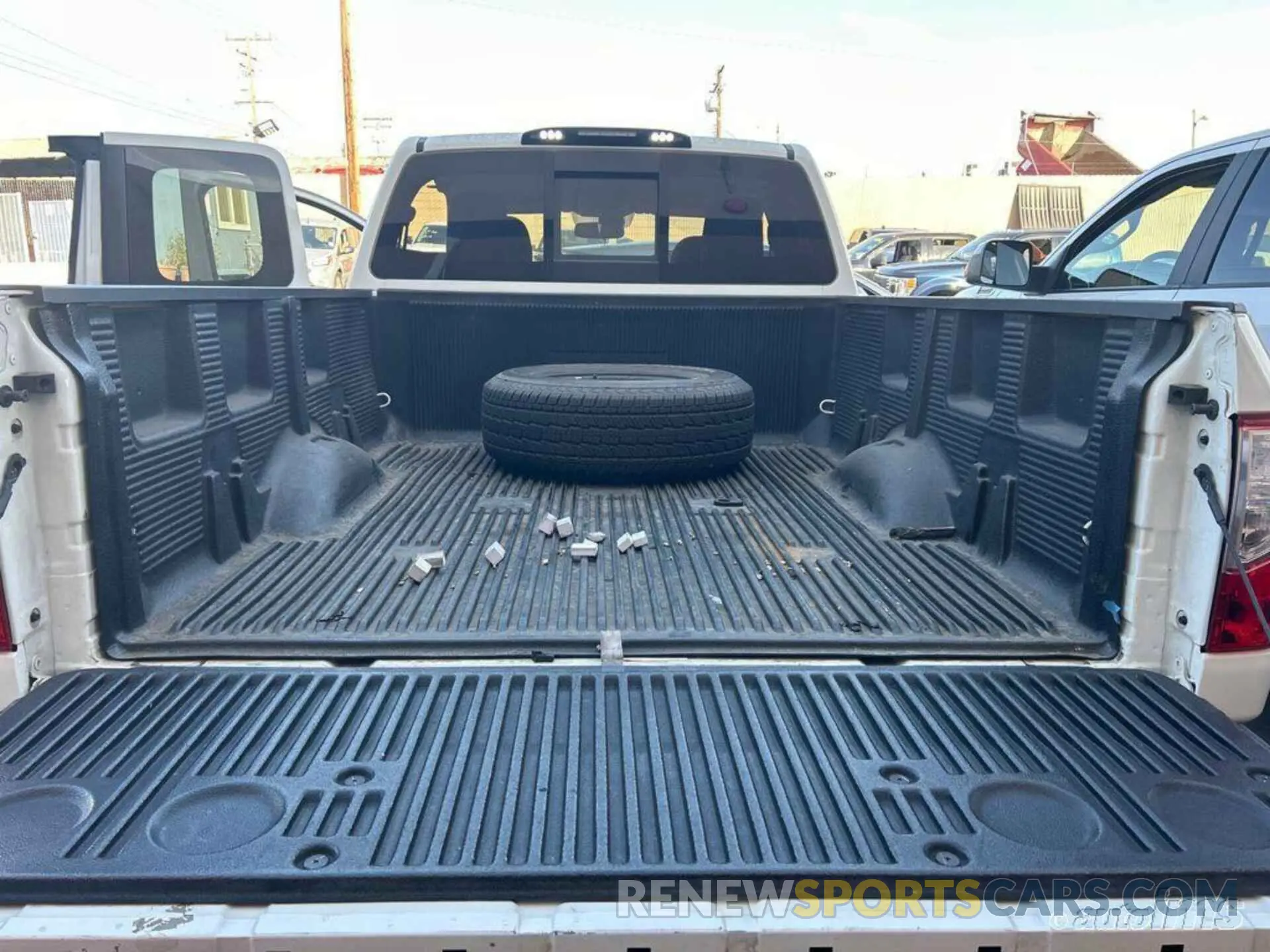 8 fotografías del automóvil dañado 1N6AA1C62KN517911 NISSAN TITAN 2019