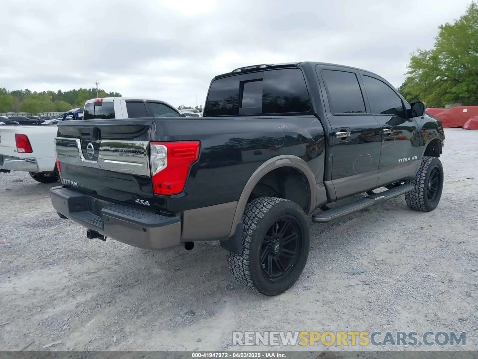 4 fotografías del automóvil dañado 1N6AA1E56KN507810 NISSAN TITAN 2019