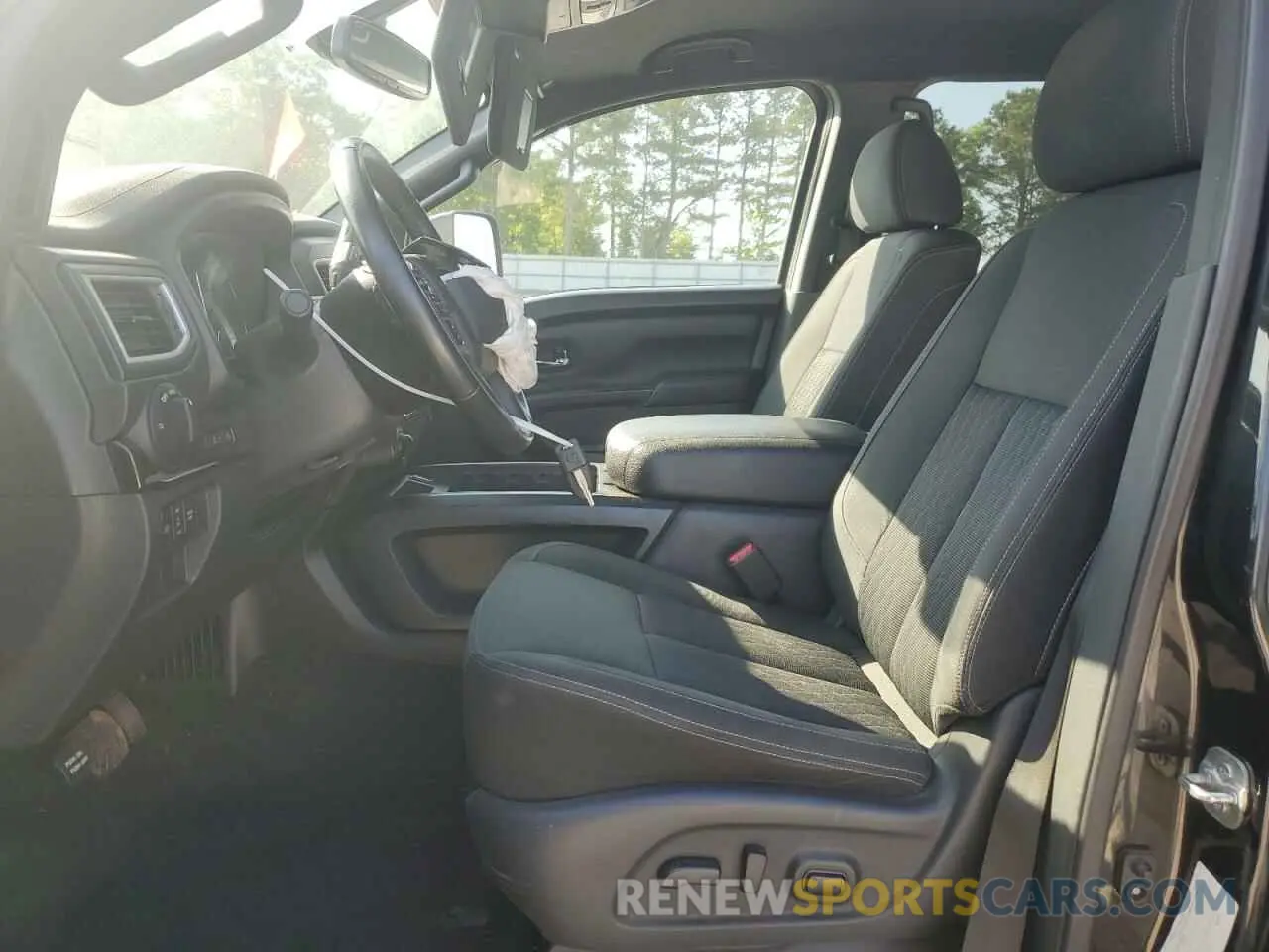 7 fotografías del automóvil dañado 1N6AA1E56KN522176 NISSAN TITAN 2019