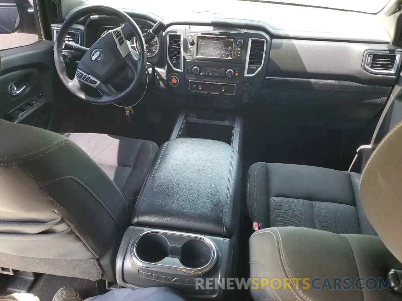 8 fotografías del automóvil dañado 1N6AA1E66KN501868 NISSAN TITAN 2019