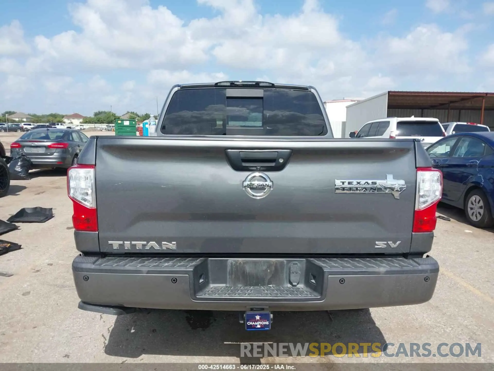 16 fotografías del automóvil dañado 1N6AA1E68KN525413 NISSAN TITAN 2019