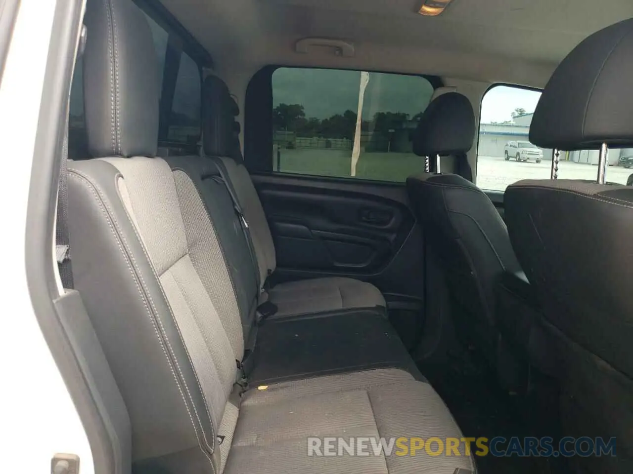 10 fotografías del automóvil dañado 1N6AA1EK1KN504920 NISSAN TITAN 2019