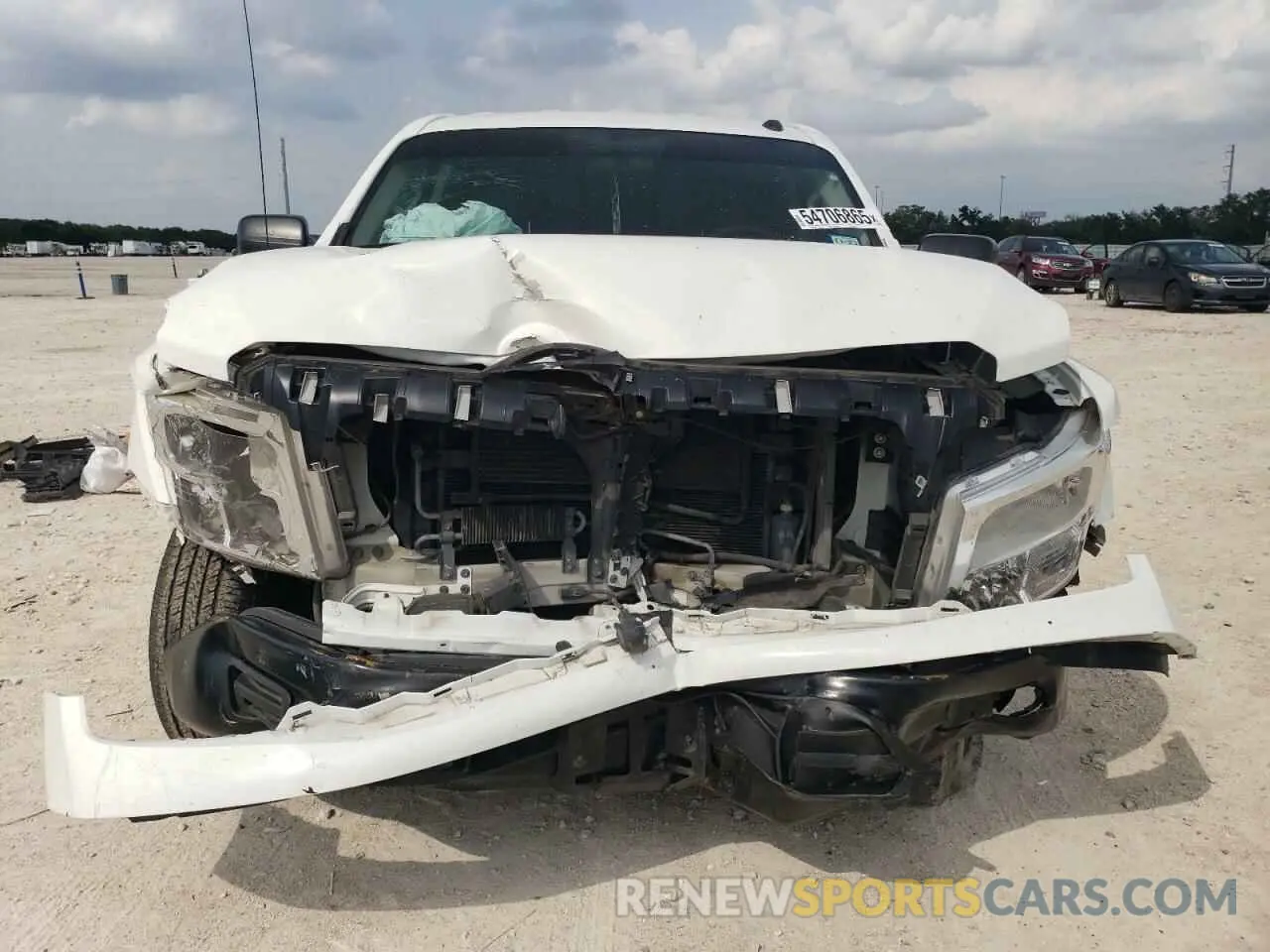 5 fotografías del automóvil dañado 1N6AA1EK1KN504920 NISSAN TITAN 2019