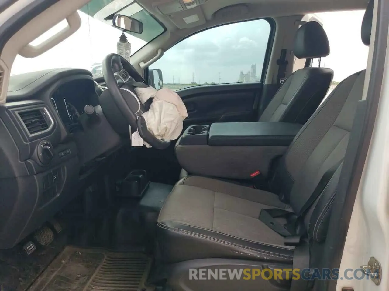 7 fotografías del automóvil dañado 1N6AA1EK1KN504920 NISSAN TITAN 2019
