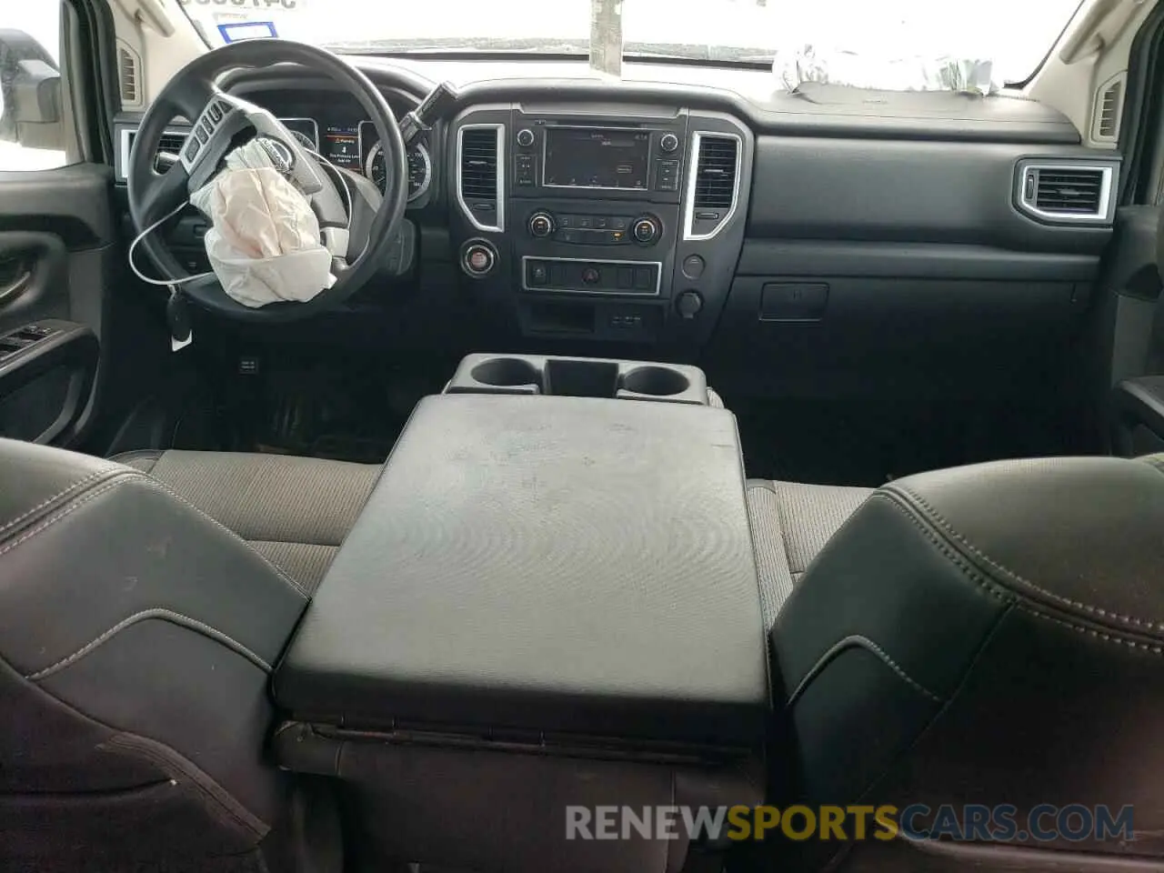 8 fotografías del automóvil dañado 1N6AA1EK1KN504920 NISSAN TITAN 2019