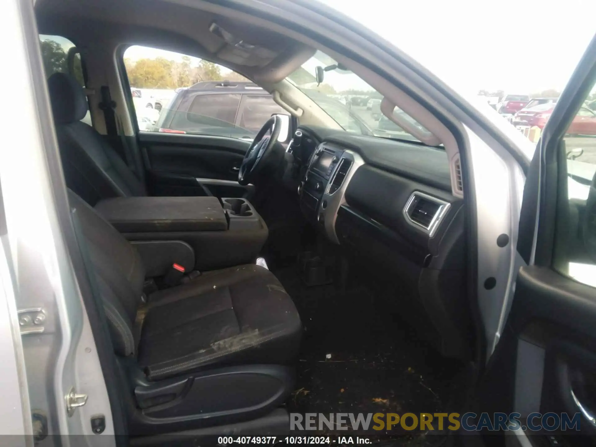5 fotografías del automóvil dañado 1N6AA1EKXKN516970 NISSAN TITAN 2019