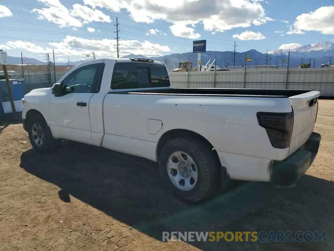 2 fotografías del automóvil dañado 1N6AA1R79KN500572 NISSAN TITAN 2019