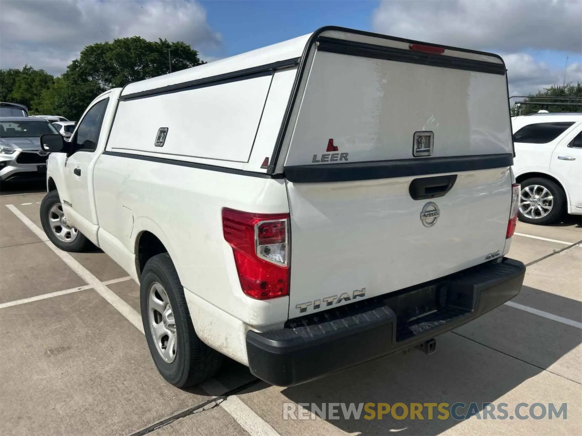 9 fotografías del automóvil dañado 1N6AA1R86KN523901 NISSAN TITAN 2019
