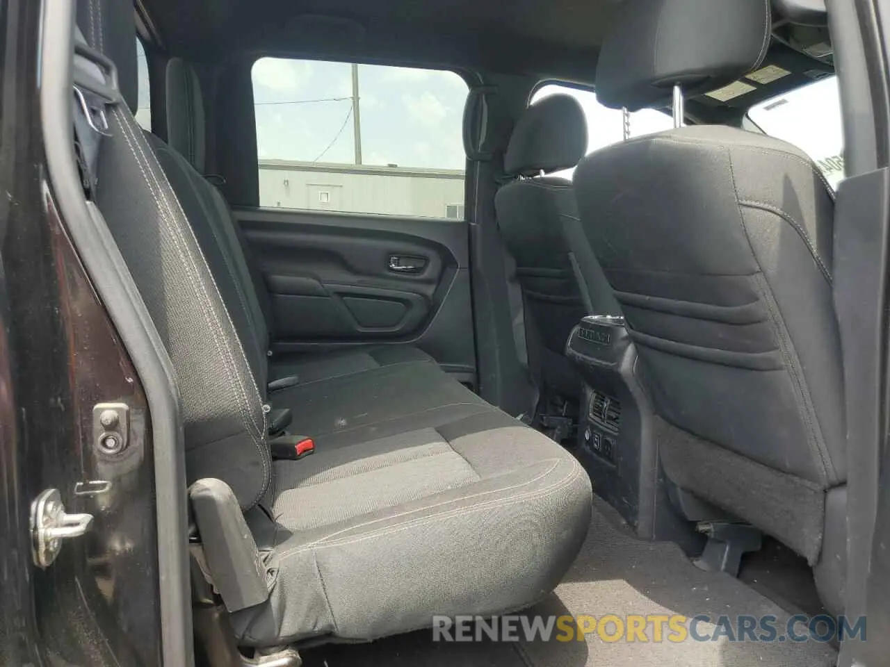 10 fotografías del automóvil dañado 1N6BA1F47KN515957 NISSAN TITAN 2019