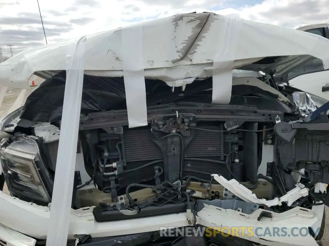 13 fotografías del automóvil dañado 1N6AA1CD6LN512081 NISSAN TITAN 2020