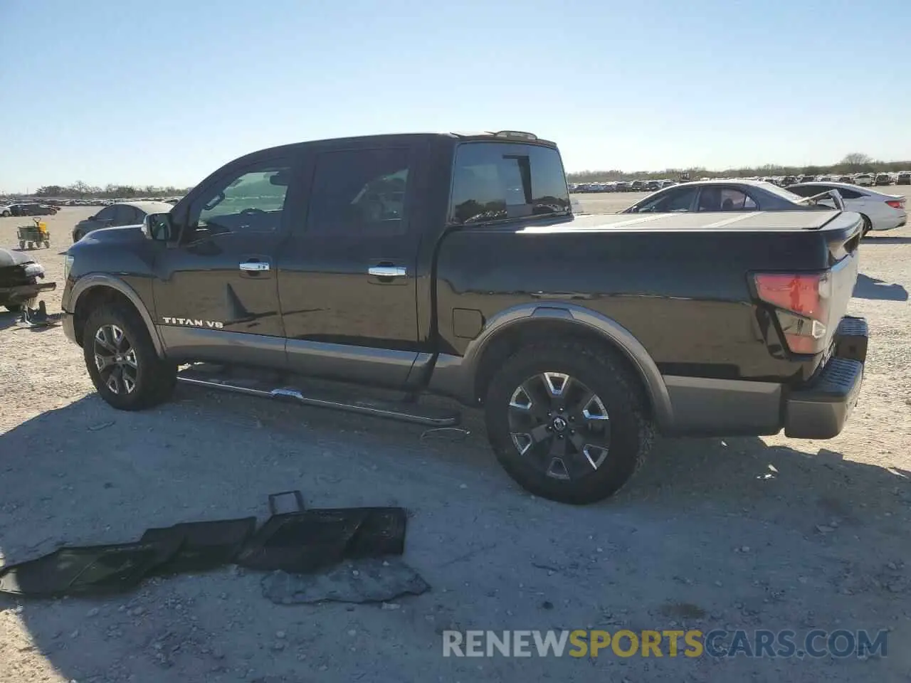 2 fotografías del automóvil dañado 1N6AA1EF2LN500797 NISSAN TITAN 2020