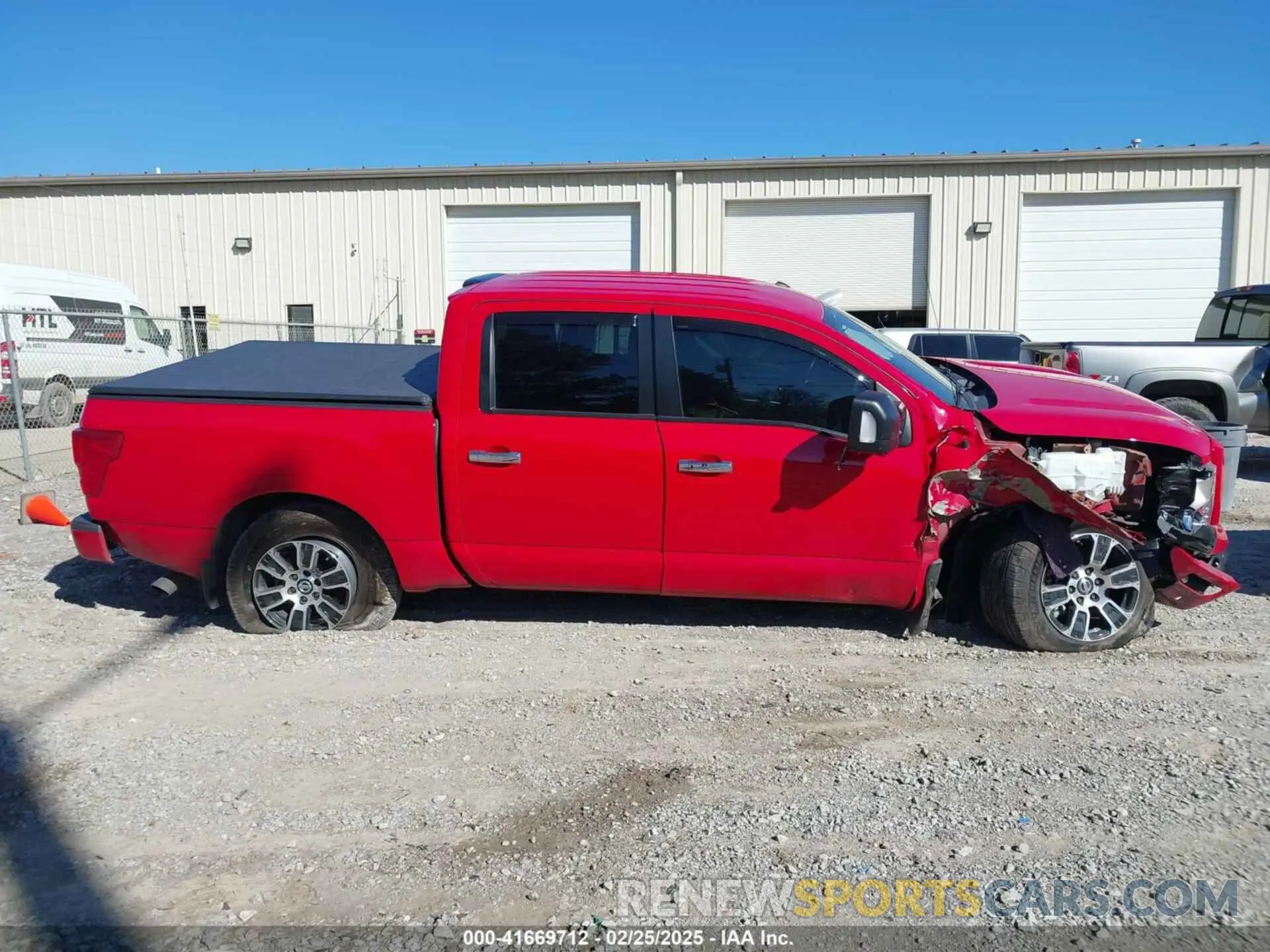 13 fotografías del automóvil dañado 1N6AA1EF6LN503766 NISSAN TITAN 2020