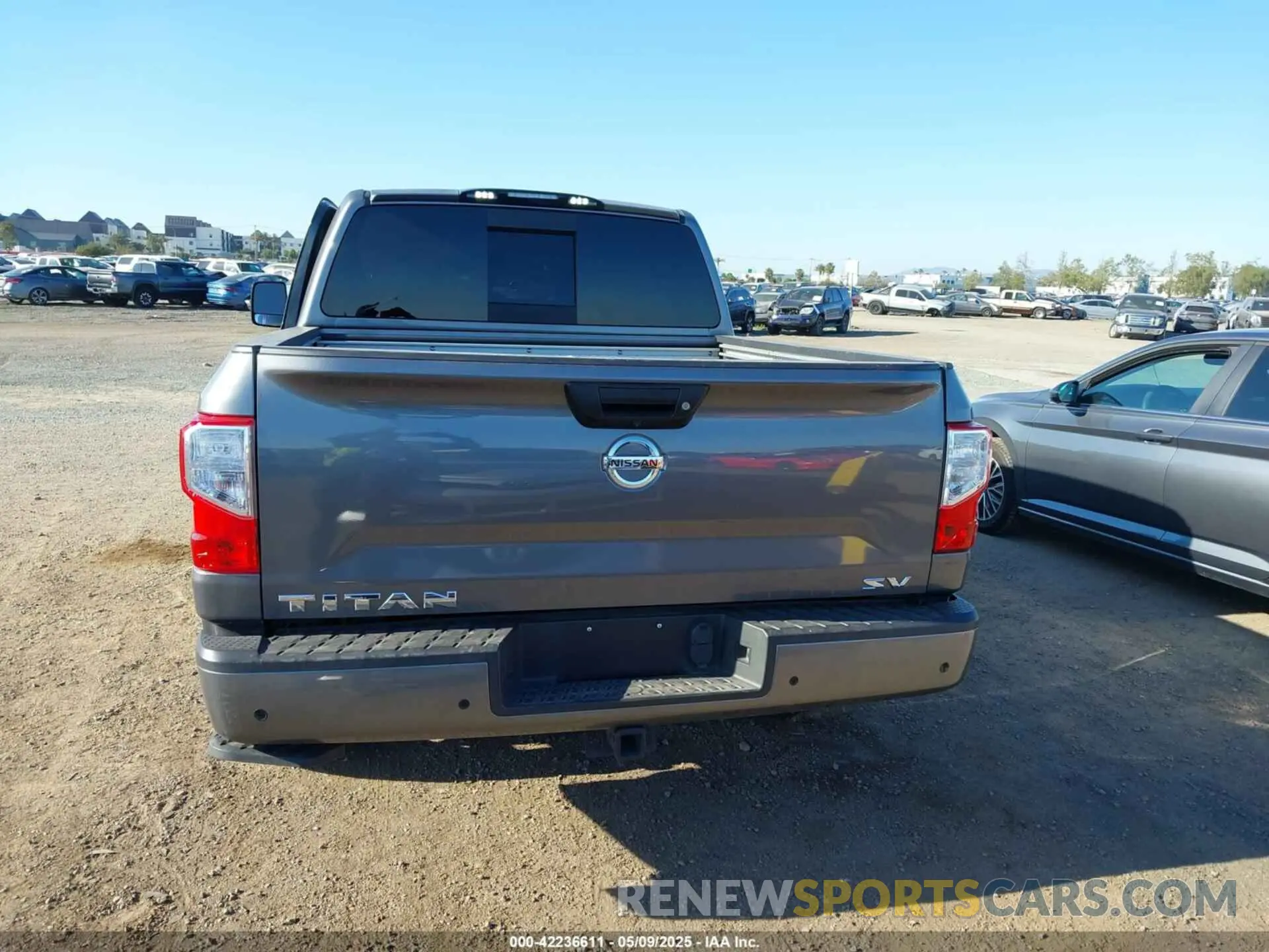 16 fotografías del automóvil dañado 1N6AA1EF8LN512582 NISSAN TITAN 2020