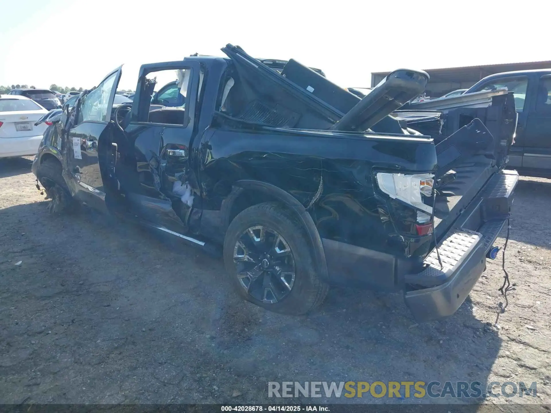 3 fotografías del automóvil dañado 1N6AA1ED4MN515673 NISSAN TITAN 2021