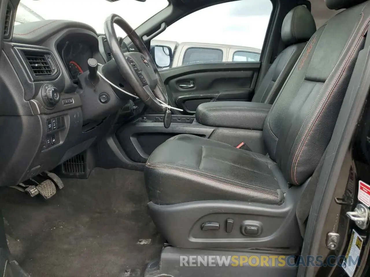 7 fotografías del automóvil dañado 1N6AA1ED5MN531798 NISSAN TITAN 2021