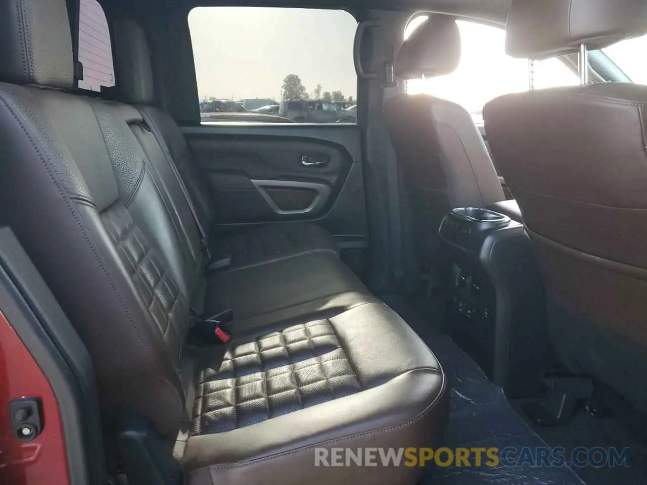 10 fotografías del automóvil dañado 1N6AA1ED8MN525896 NISSAN TITAN 2021